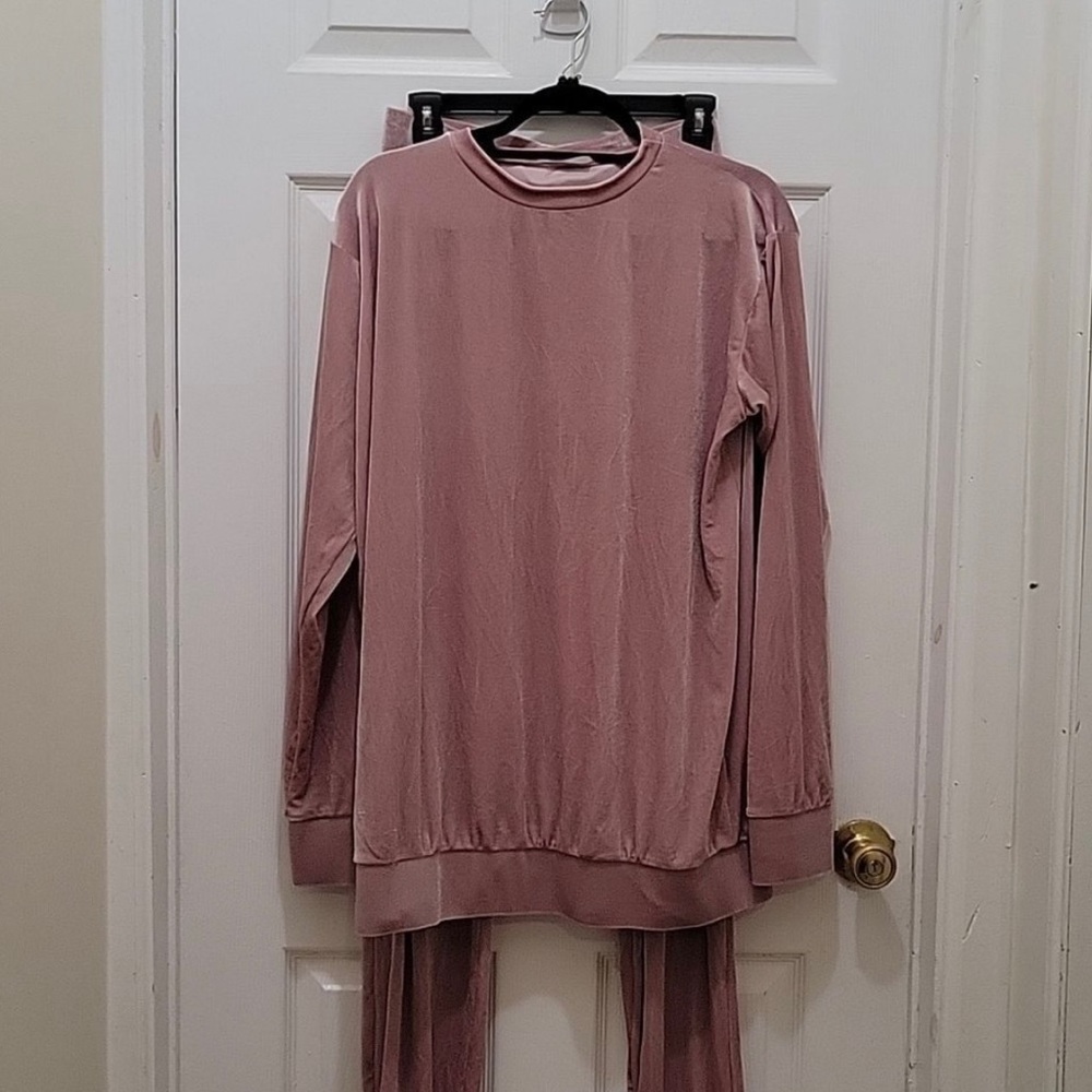 Laina Rauma Pink Blush Velour Leisure Lounging Suit
